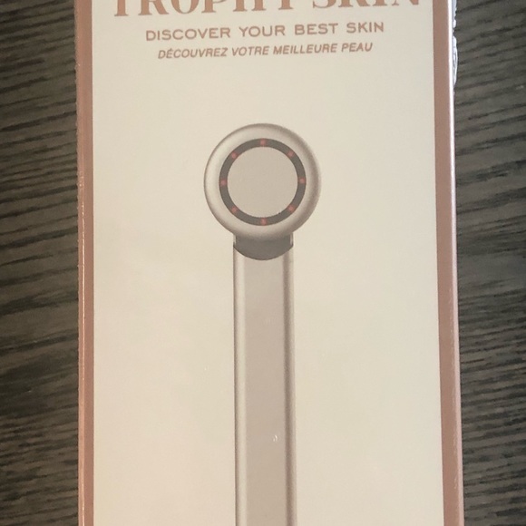 - Trophy Skin Brighten MD - Picture 2 of 12